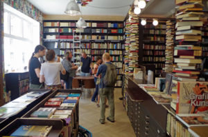 Antiquariat-Buecher-300x199.jpg